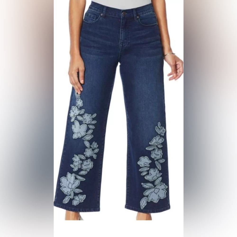 Any 3 DG2 for $24 w/$4.99 NWTS DIANE GILMAN wide leg Floral Embroidered Crop